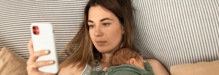Social media: een bron van steun én stress voor ouders